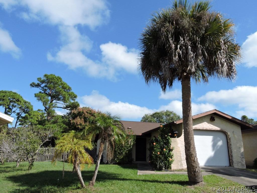 109 Shangri La Cir., Edgewater, FL 32132