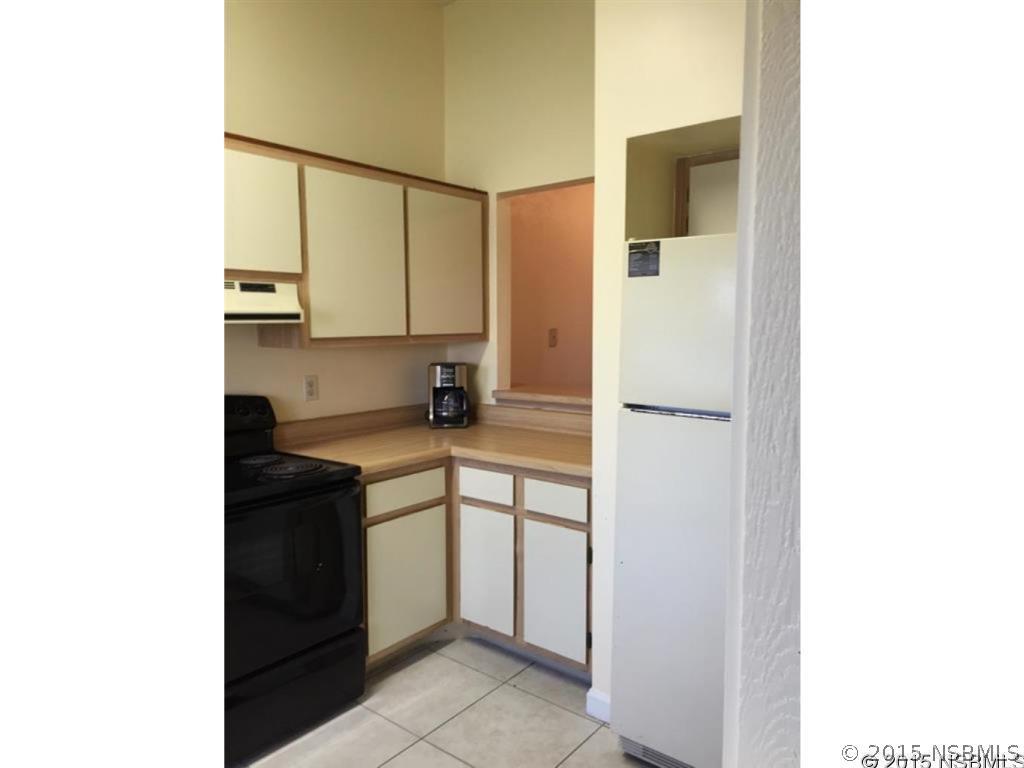 173 Breezeway Ct., New Smyrna Beach, FL 32168