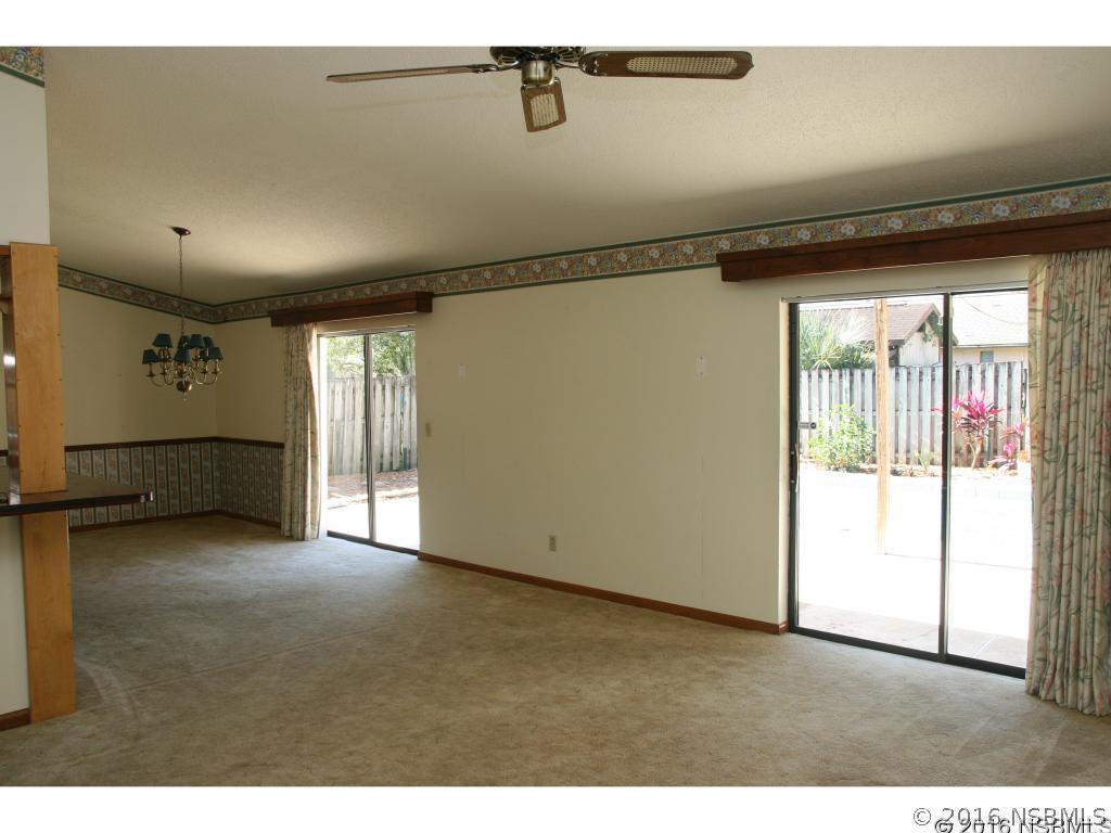 2416 Royal Palm Dr., Edgewater, FL 32141