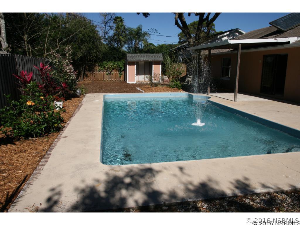 2416 Royal Palm Dr., Edgewater, FL 32141