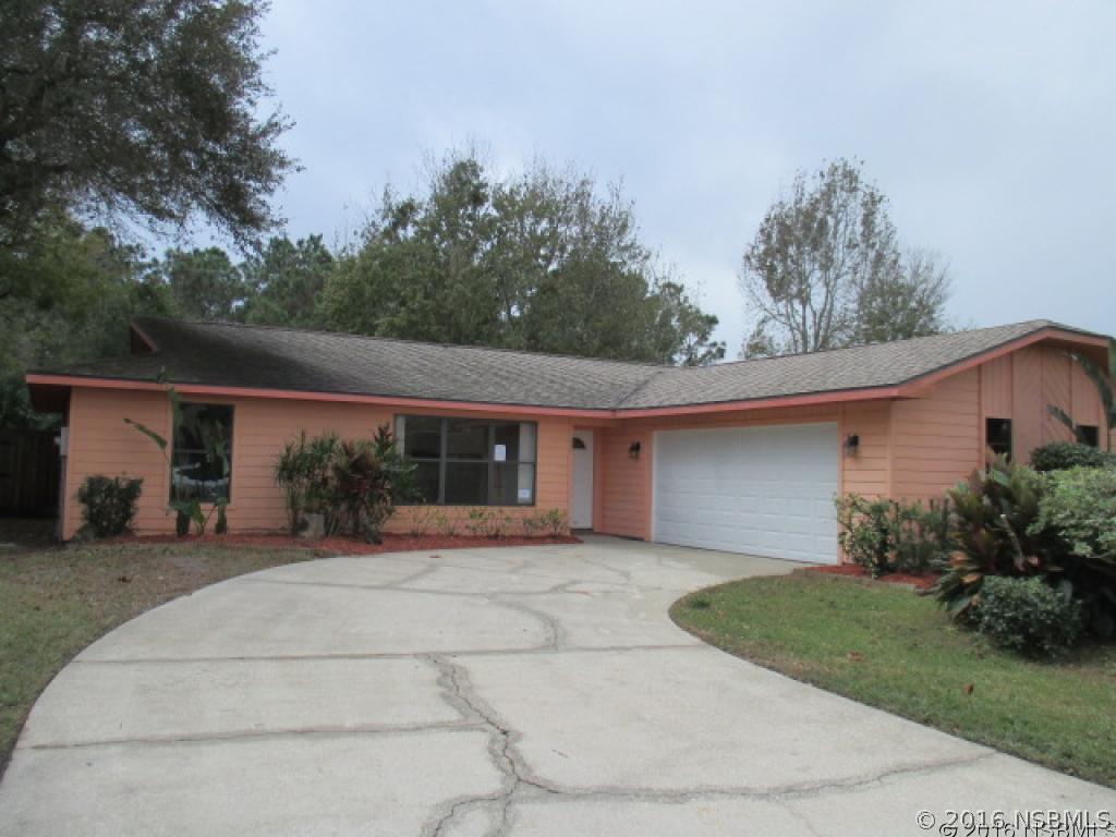 318 Wildwood Dr., Edgewater, FL 32132