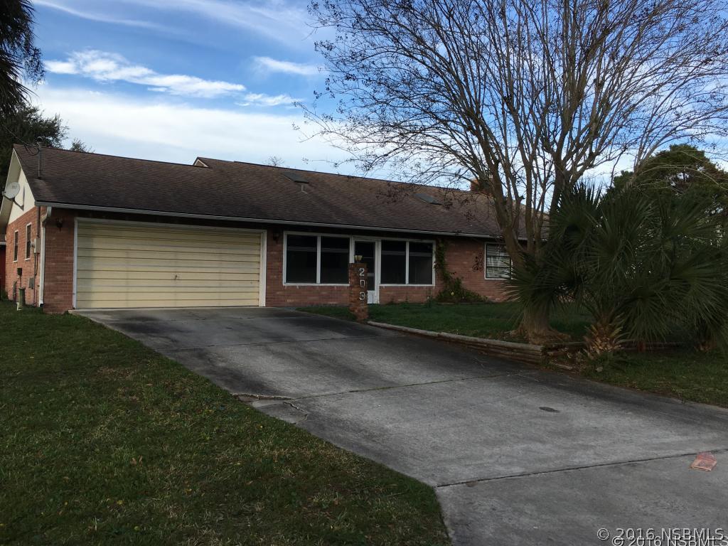 203 Virginia St., Edgewater, FL 32132