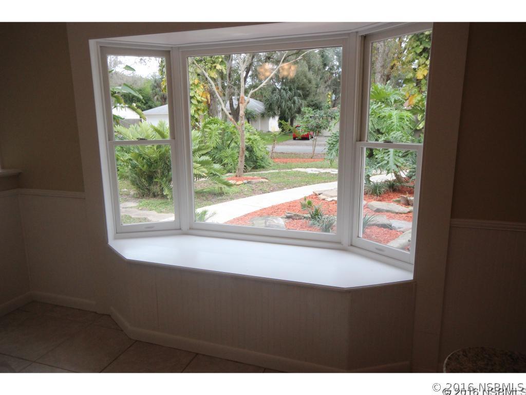 1322 Queen Palm Dr., Edgewater, FL 32132