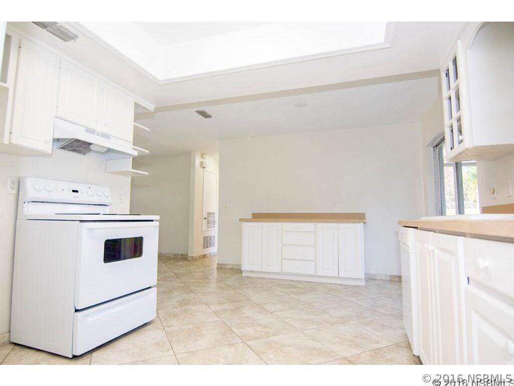 3325 Silver Palm Dr., Edgewater, FL 32141