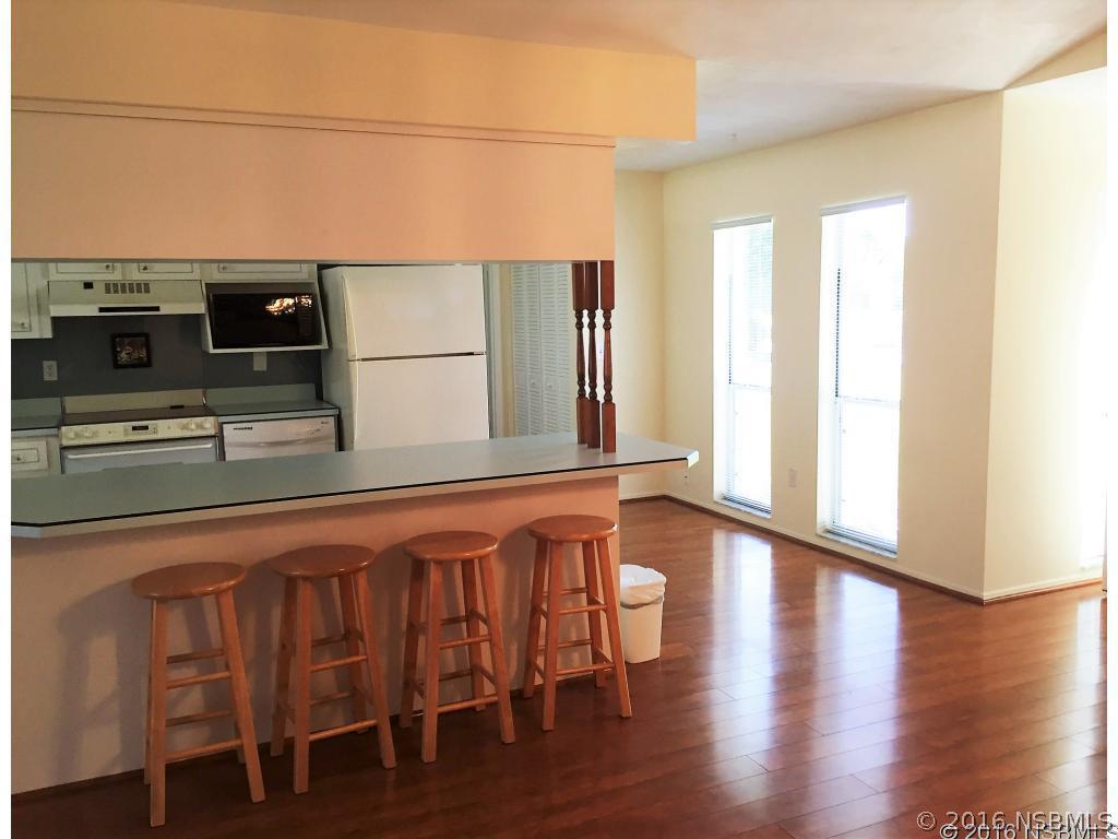 331 Pine Breeze Dr., Edgewater, FL 32141