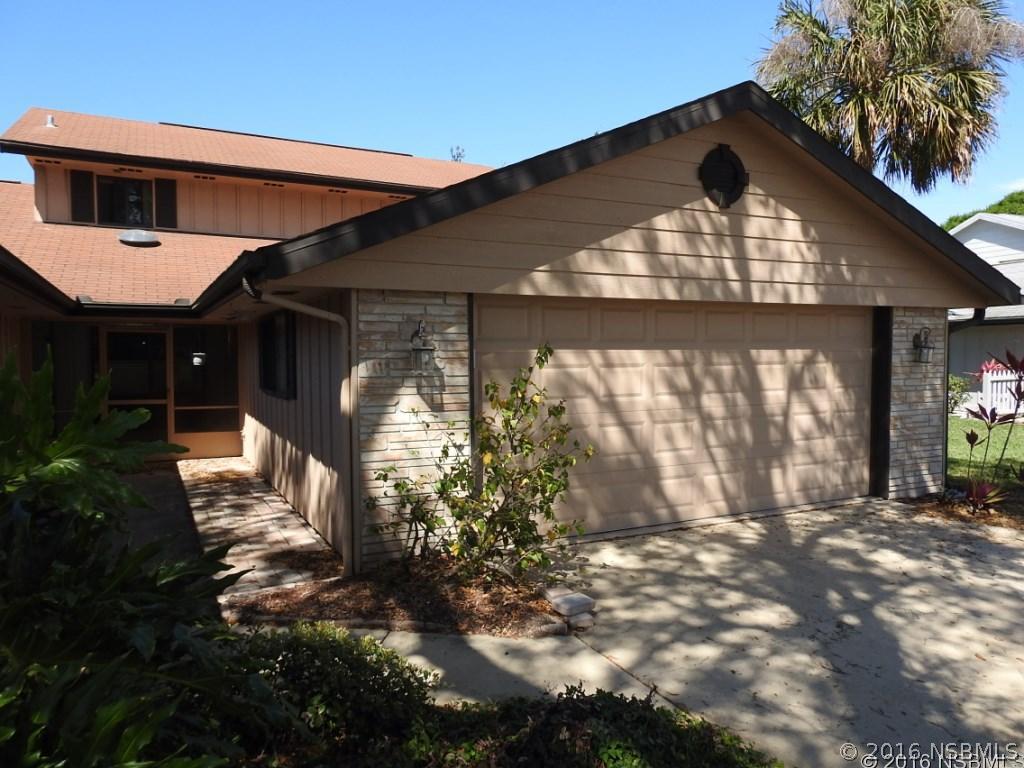 26 Lake Fairgreen Cir., New Smyrna Beach, FL 32168