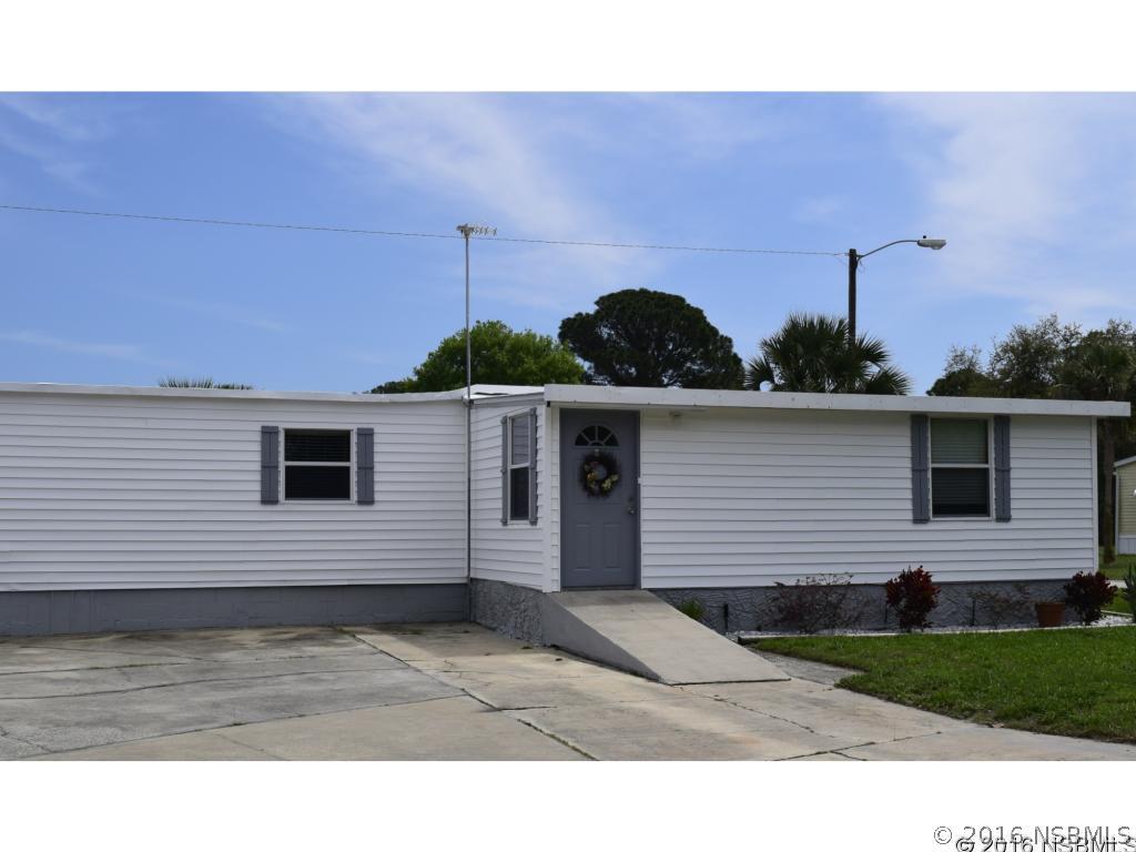 101 Cedar St., Edgewater, FL 32141