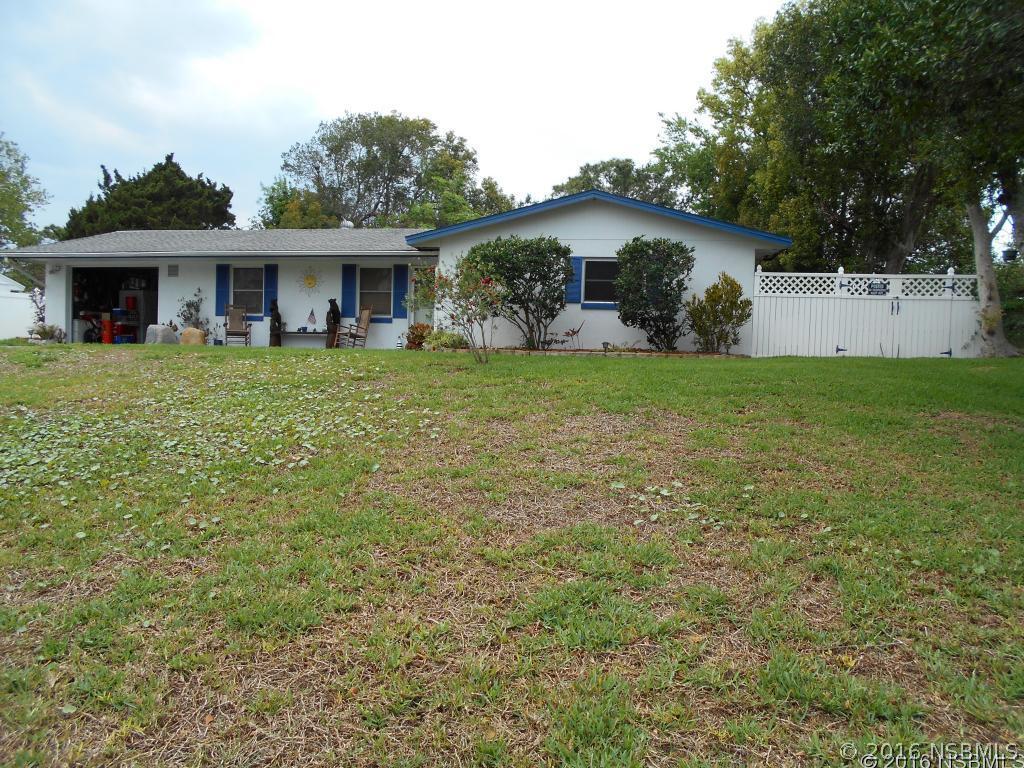4 Denson Dr., Edgewater, FL 32141