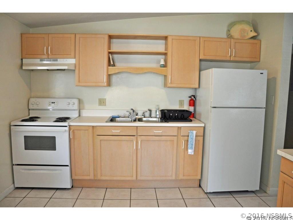 911 New York St., Edgewater, FL 32132