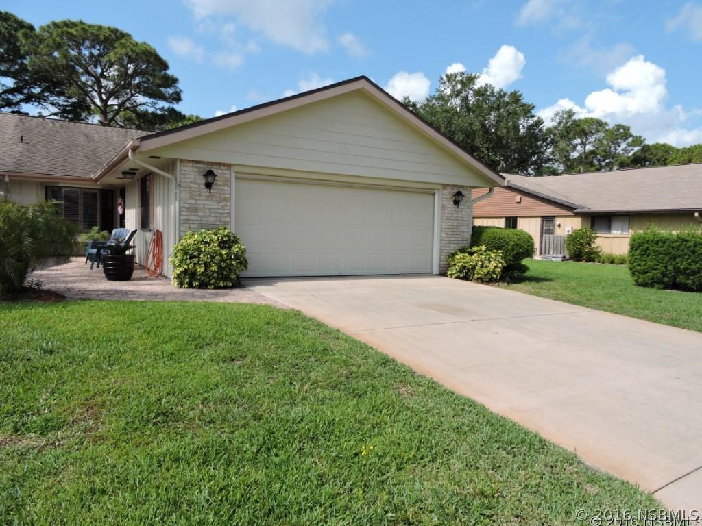 25 Lake Fairgreen Cir., New Smyrna Beach, FL 32168