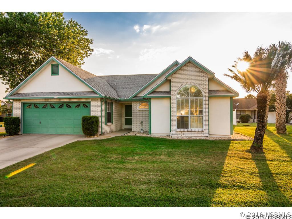 215 Fairgreen Ave., New Smyrna Beach, FL 32168