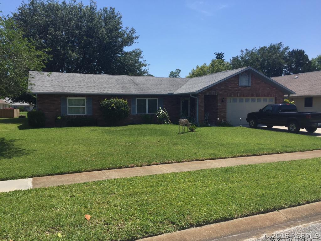 321 Pine Breeze Dr., Edgewater, FL 32141