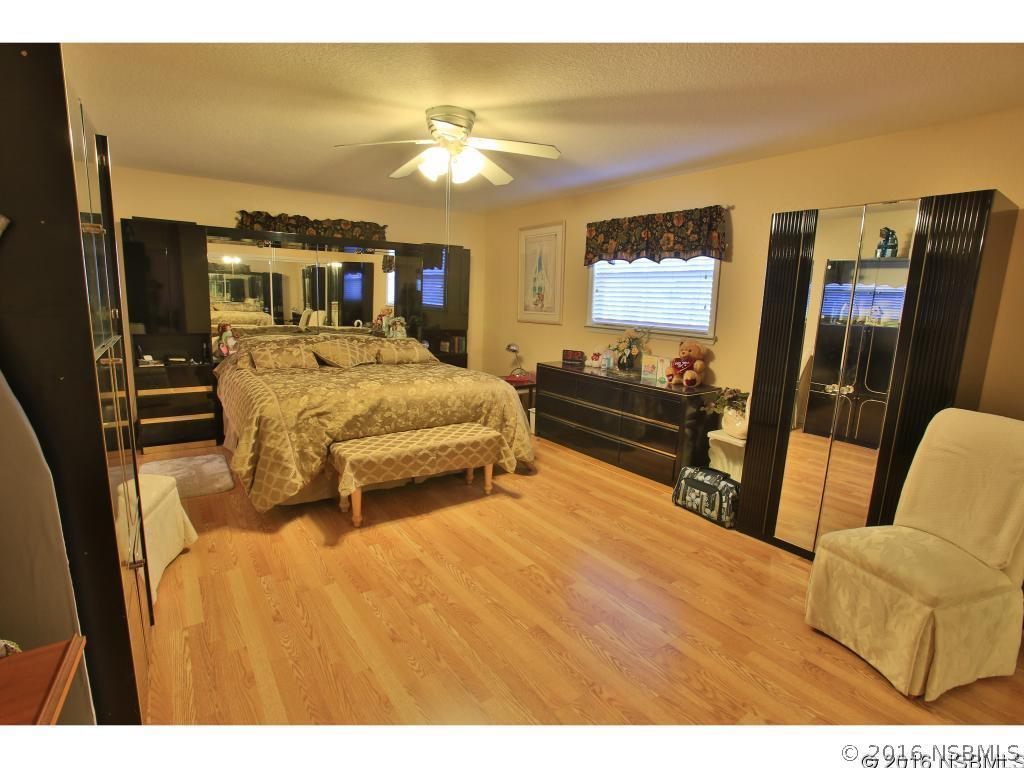 1912 Kumquat Dr., Edgewater, FL 32141