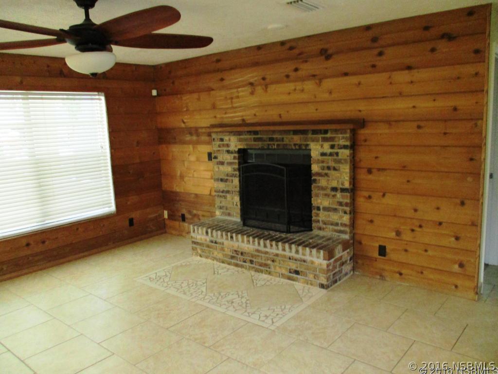 1410 Pine Tree Dr., Edgewater, FL 32132