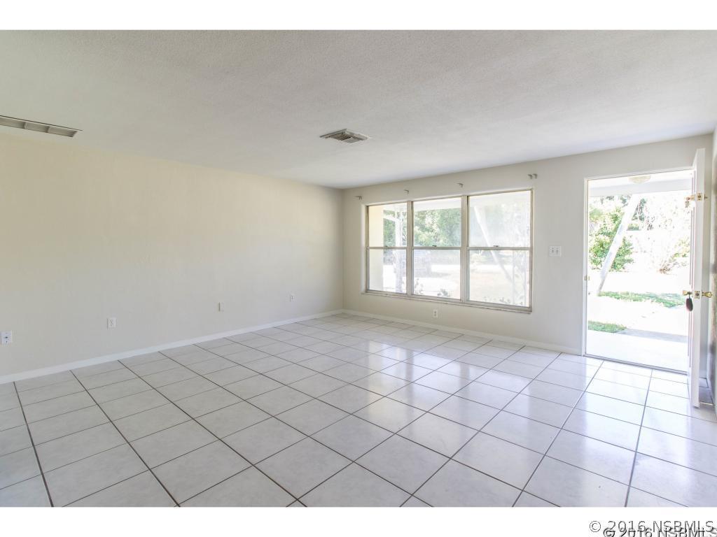 1704 Umbrella Tree Dr., Edgewater, FL 32132