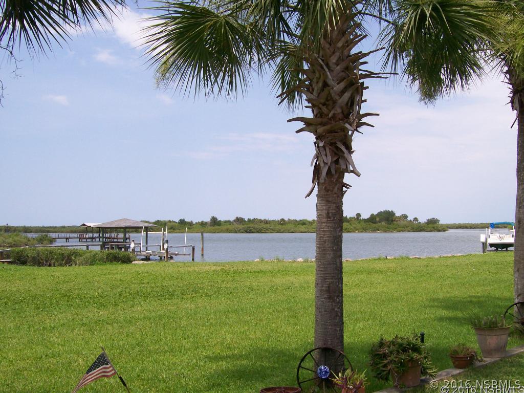 203 Parkwood Ln., Edgewater, FL 32132