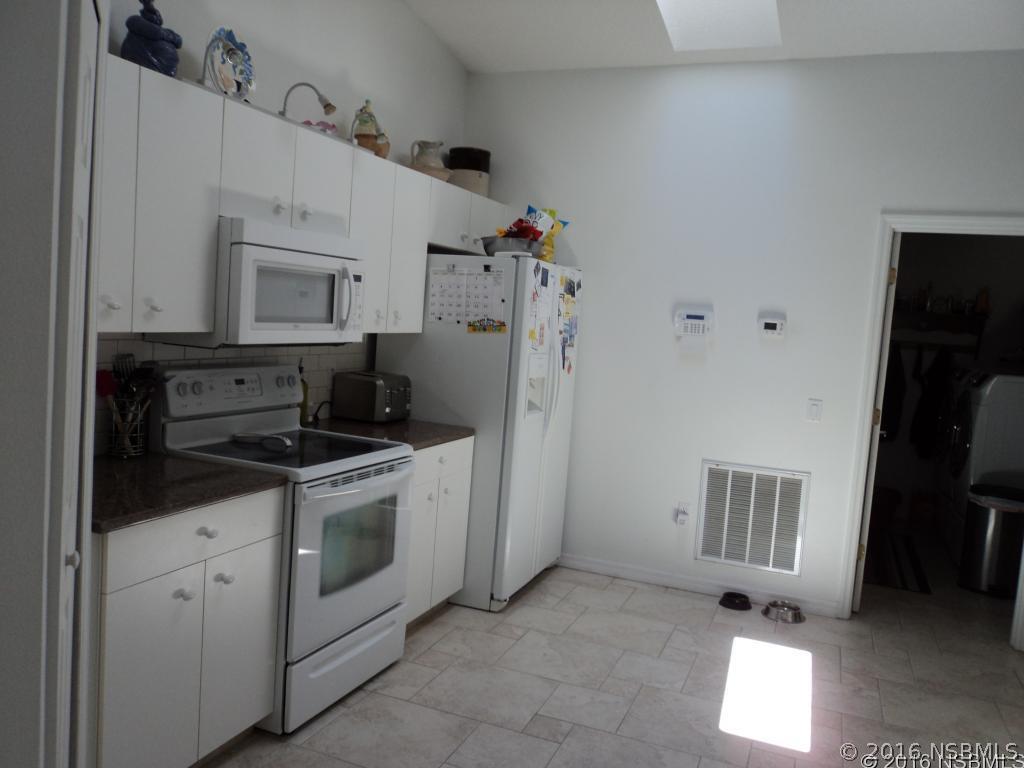 2803 Yule Tree Dr., Edgewater, FL 32141