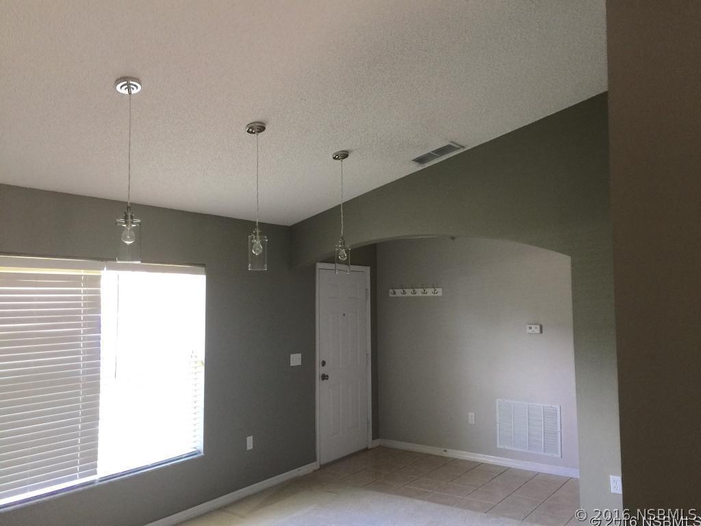 2759 Date Palm Dr., Edgewater, FL 32141