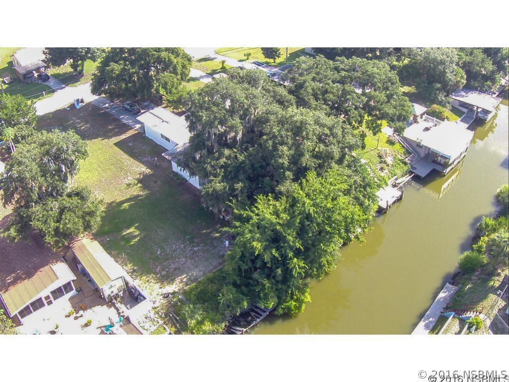 195 Randle Ave., Oak Hill, FL 32759