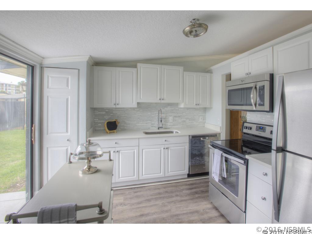 41 Jacaranda Cay Ct., New Smyrna Beach, FL 32169