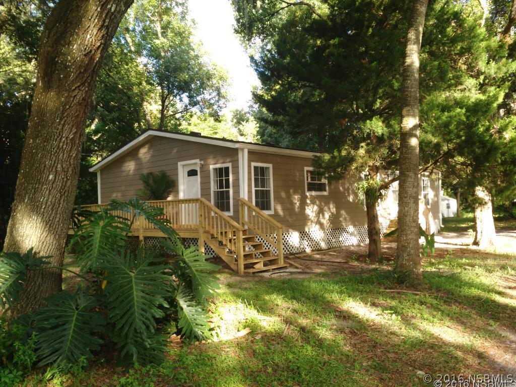 137 Indian Creek Rd., Oak Hill, FL 32759