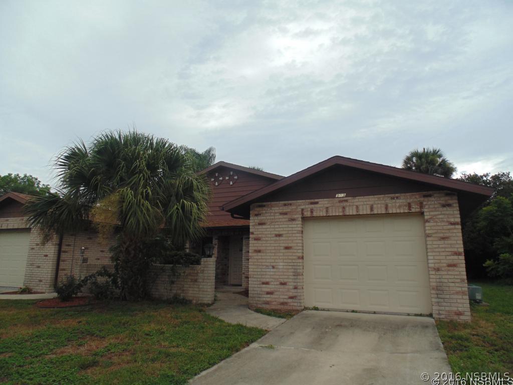 303 Paradise Ln., Edgewater, FL 32132
