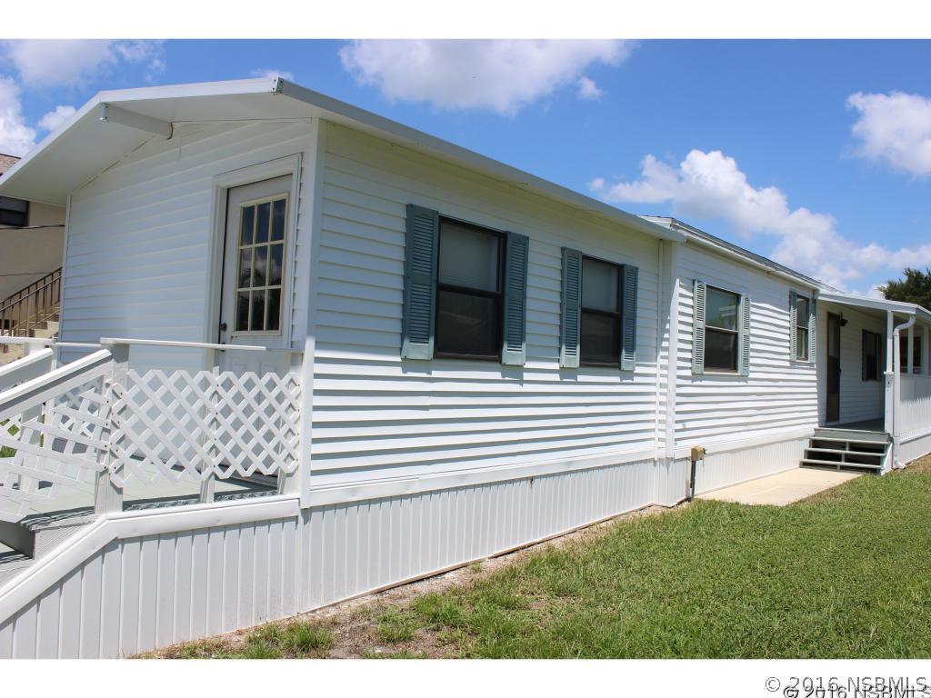 268 Randle Ave., Oak Hill, FL 32759