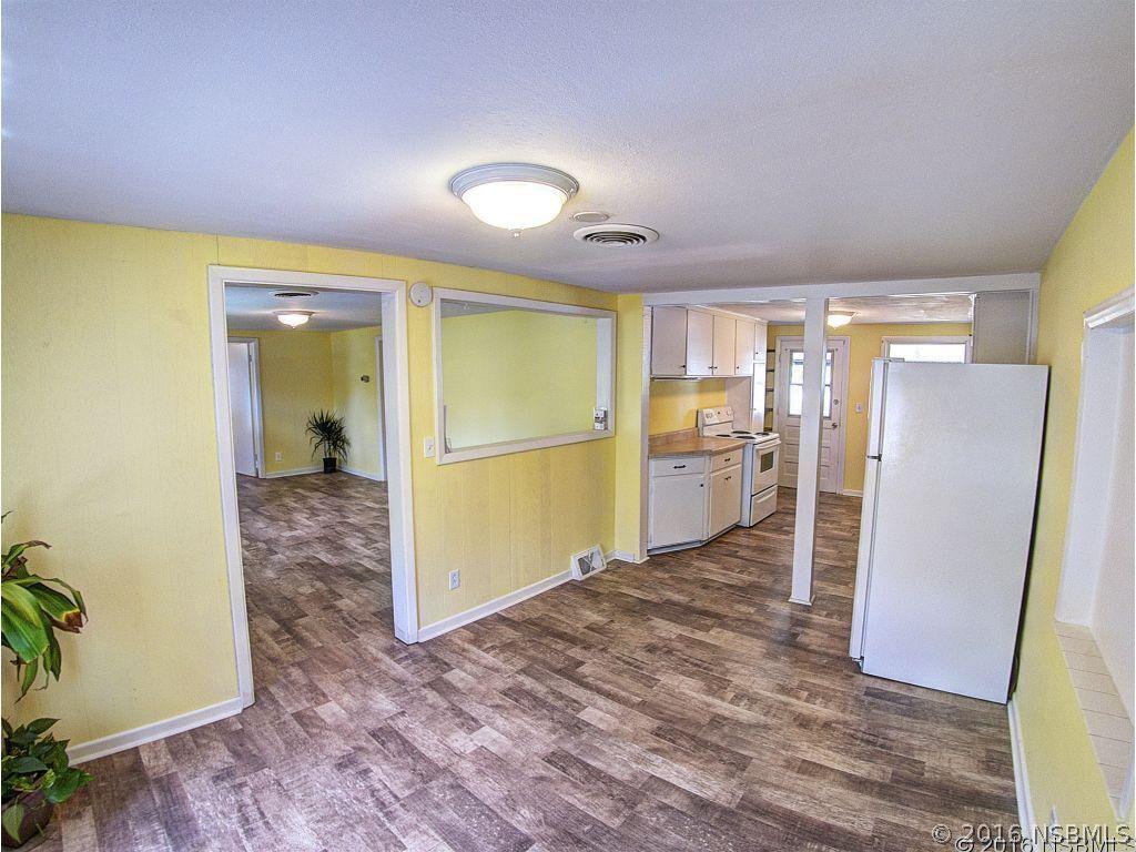 216 Sargent Ave., Oak Hill, FL 32759