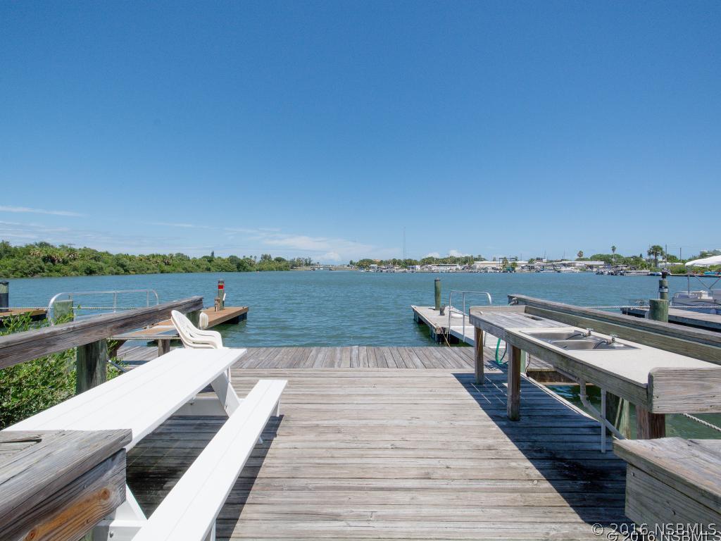 156 Breezeway Ct., New Smyrna Beach, FL 32169
