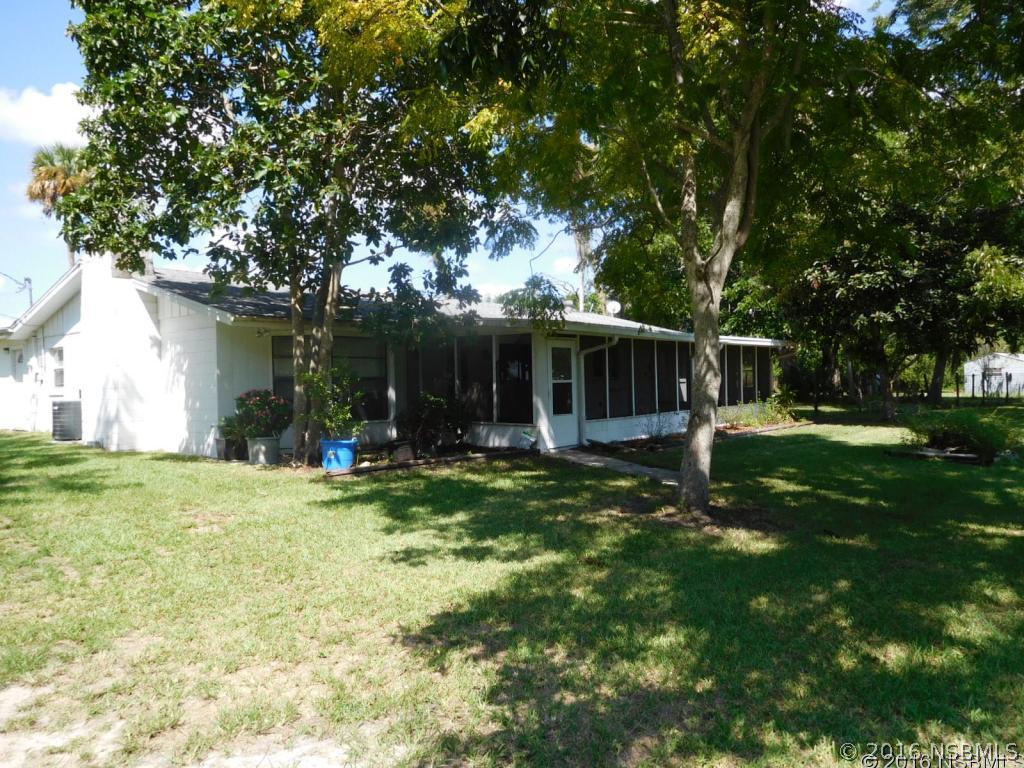 222 Mullet Dr., Oak Hill, FL 32759