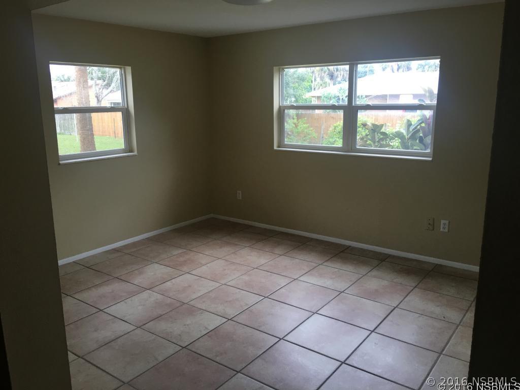 1925 Evergreen Dr., Edgewater, FL 32141