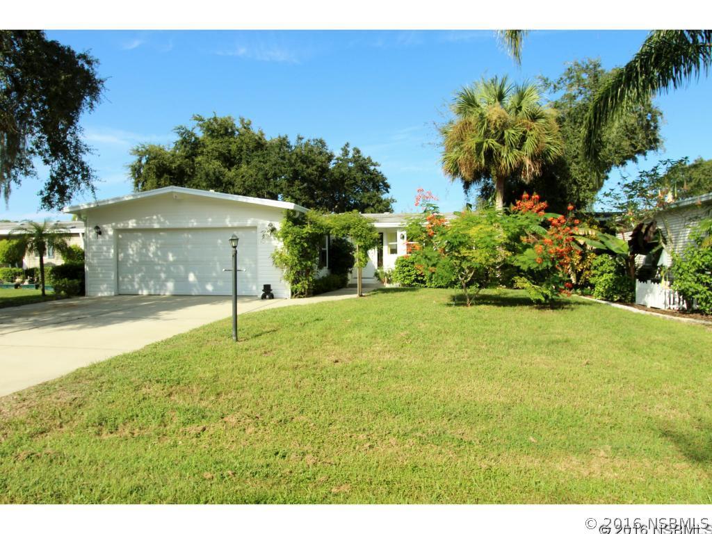 426 Sioux Blvd., Oak Hill, FL 32759