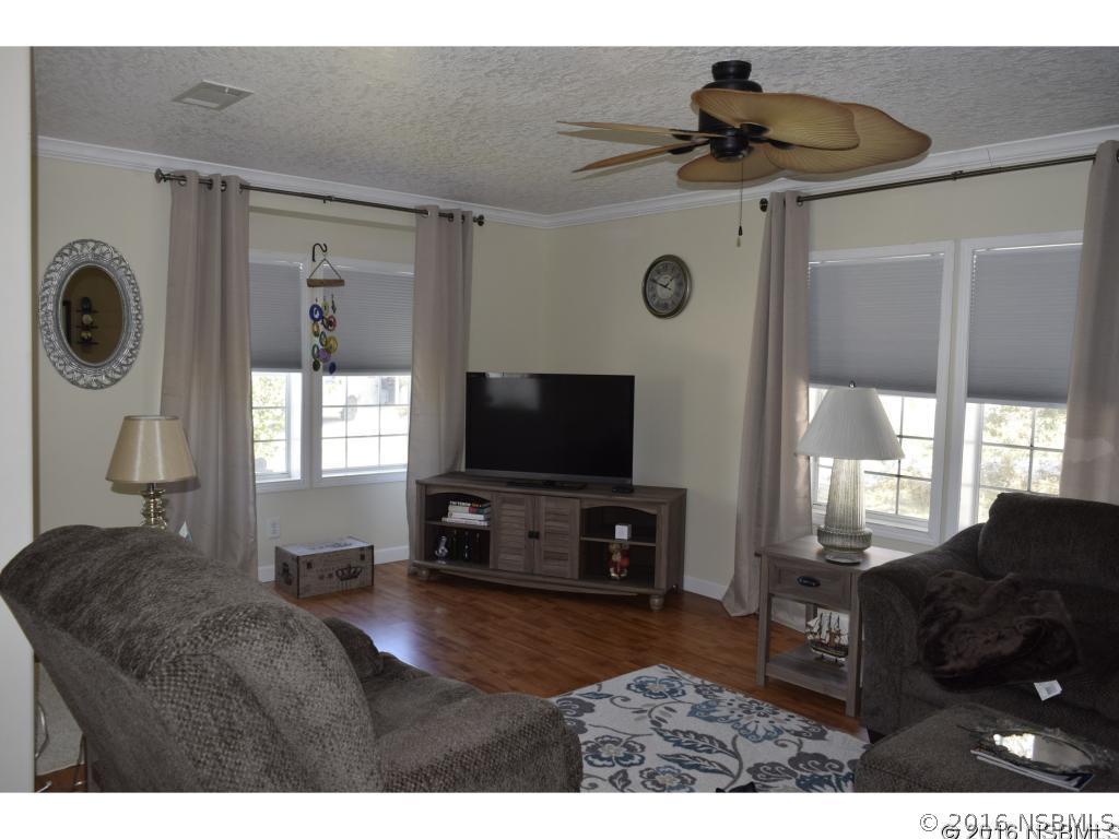 120 Ash St., Edgewater, FL 32141