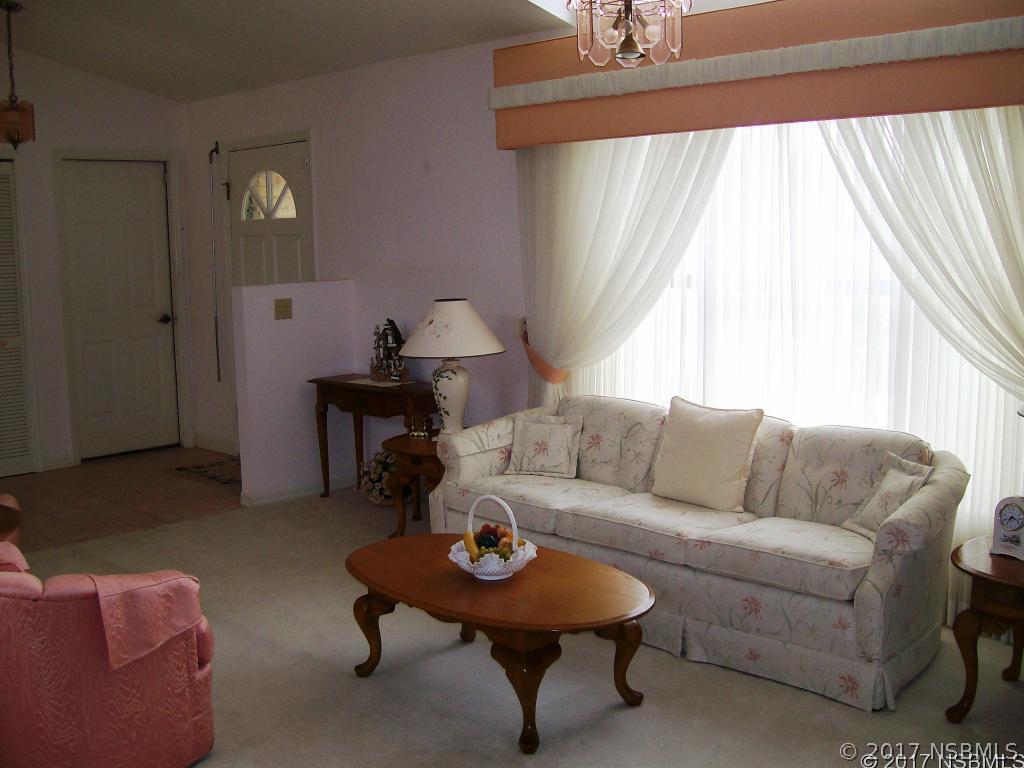 200 Cloveridge Ct., Edgewater, FL 32141