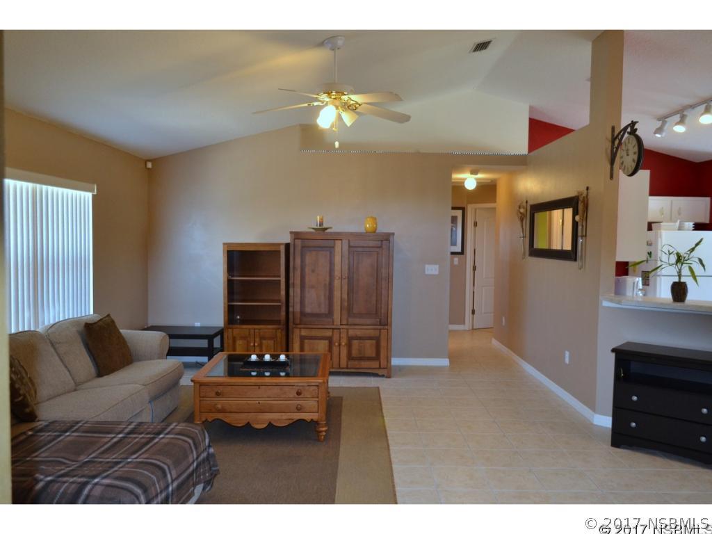 2718 Yule Tree Dr., Edgewater, FL 32141