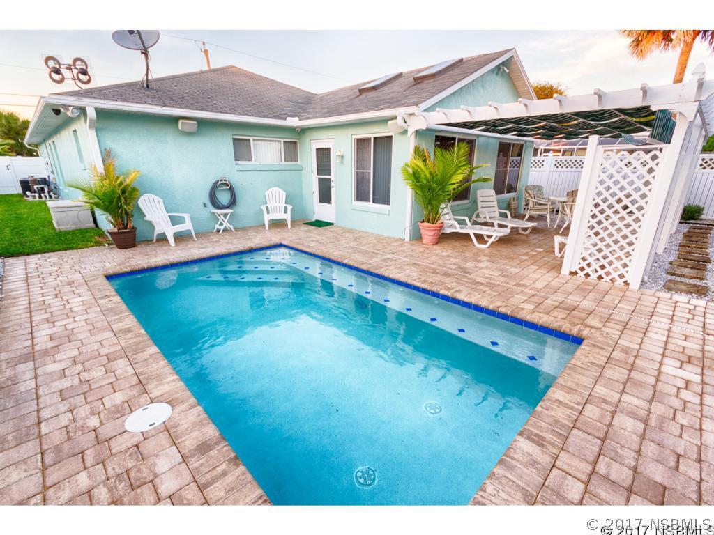827 Hope Ave., New Smyrna Beach, FL 32169