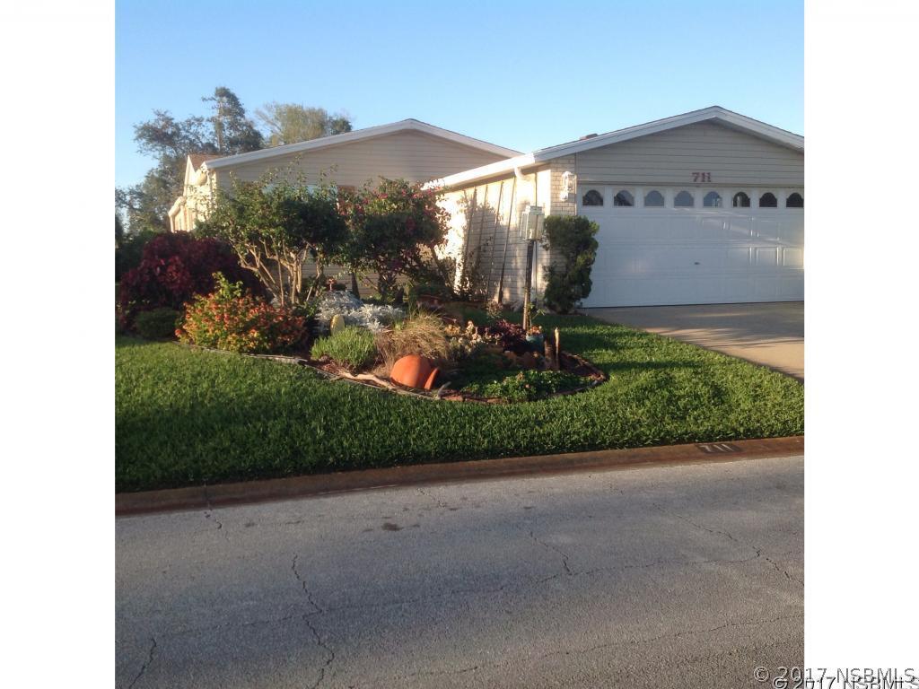 711 Helmsman Ln., Edgewater, FL 32141
