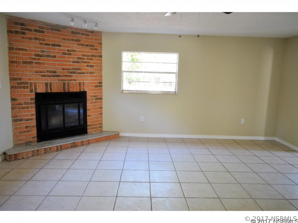 1421 Pine Tree Dr., Edgewater, FL 32132