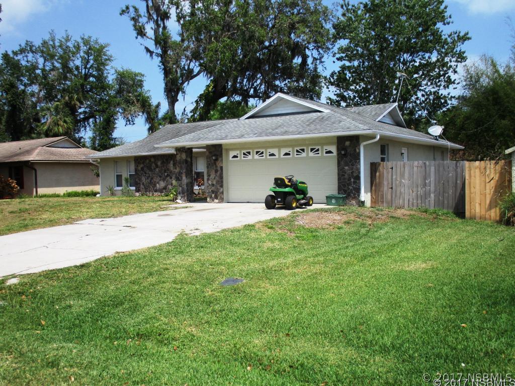 2525 Pine Tree Dr., Edgewater, FL 32141