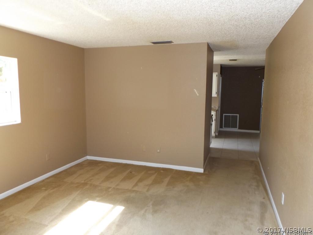 145 Oak Ridge Ave., Edgewater, FL 32132