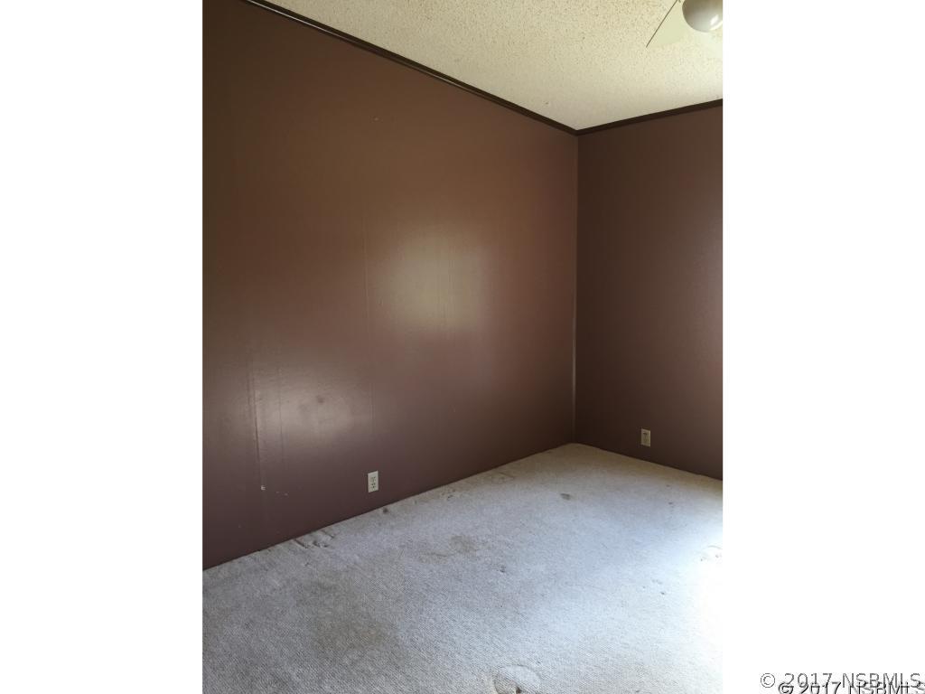 127 Cedar St., Edgewater, FL 32141