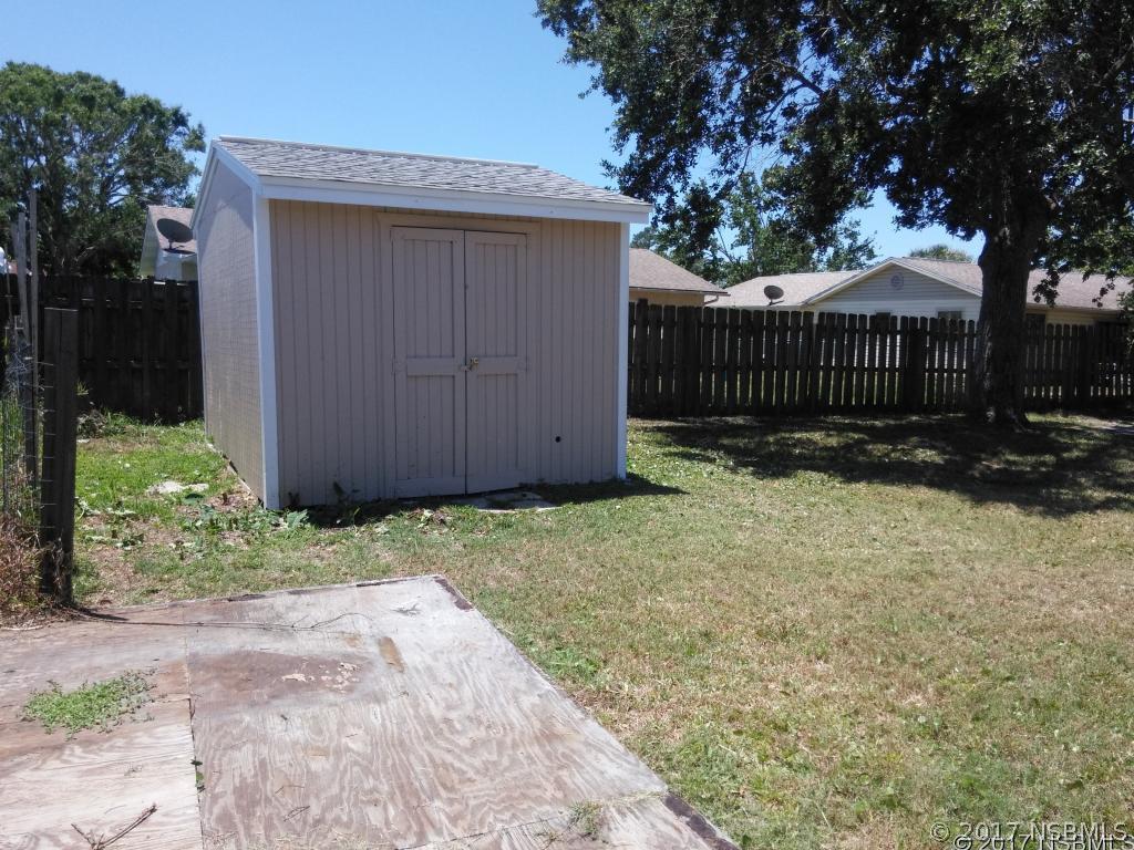 506 Wildwood Dr., Edgewater, FL 32132