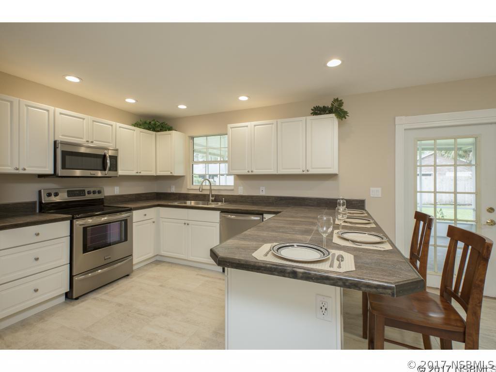 2418 Mango Tree Dr., Edgewater, FL 32132