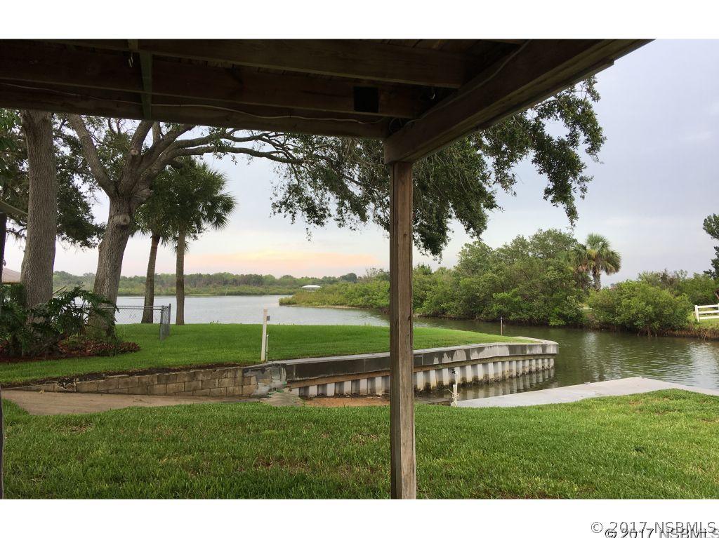 186 Hibiscus Rd., Edgewater, FL 32141