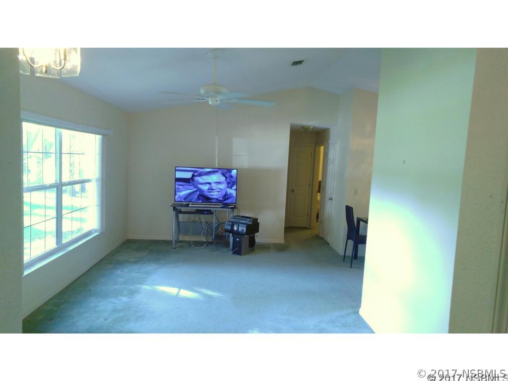 1409 Pine Tree Dr., Edgewater, FL 32132