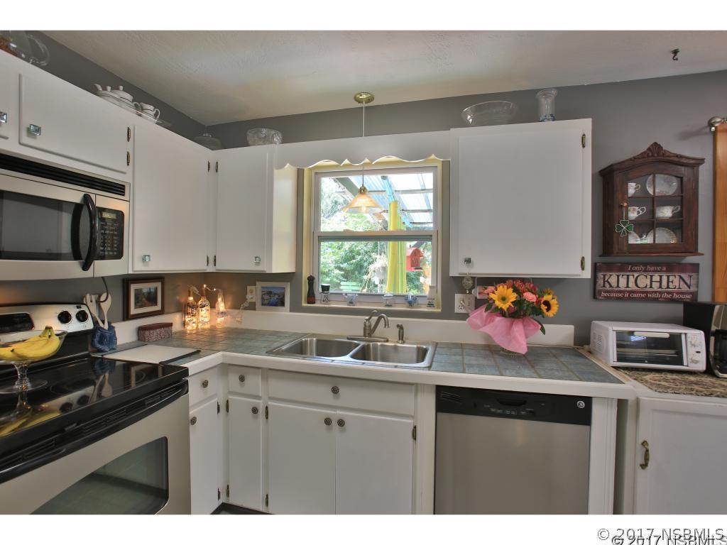 112 Neptune Dr., Edgewater, FL 32132