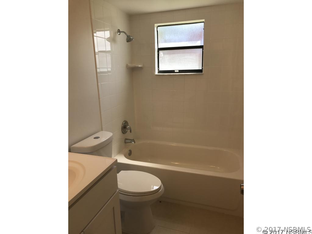 17 Pelican Drive Dr., Edgewater, FL 32141