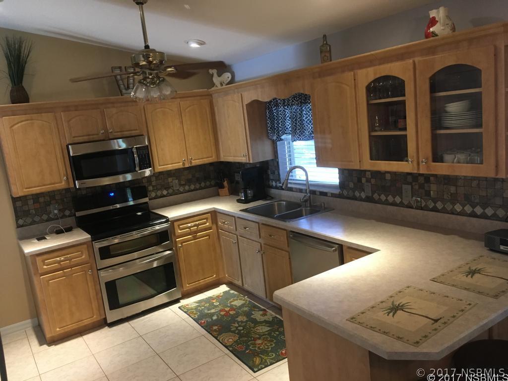 2529 Royal Palm Dr., Edgewater, FL 32141