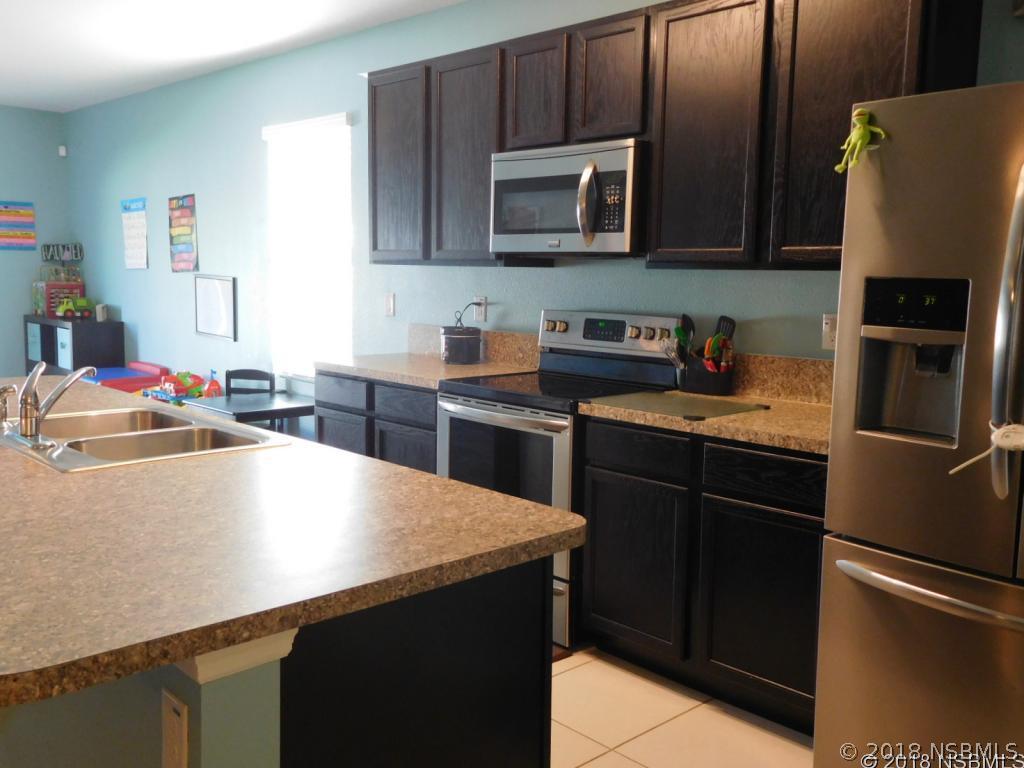 155 Fishermans Cove Dr., Edgewater, FL 32141