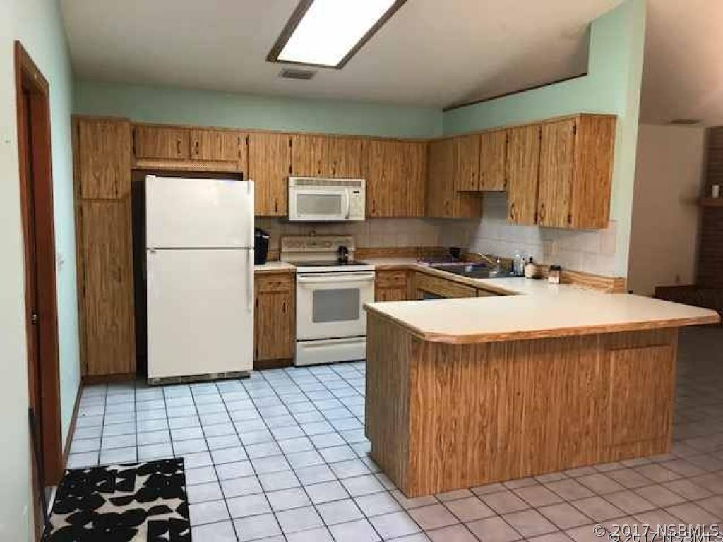 576 Us Highway 1, Oak Hill, FL 32759